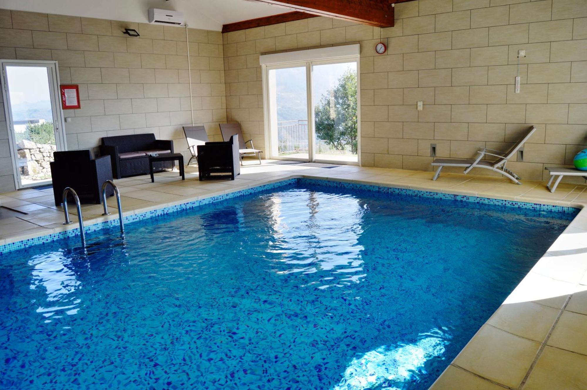 Ardeche, La Cote Des Buis, Avec Piscine Interieure, Jacuzzi, Vallee Du Doux Hébergement de vacances Empurany