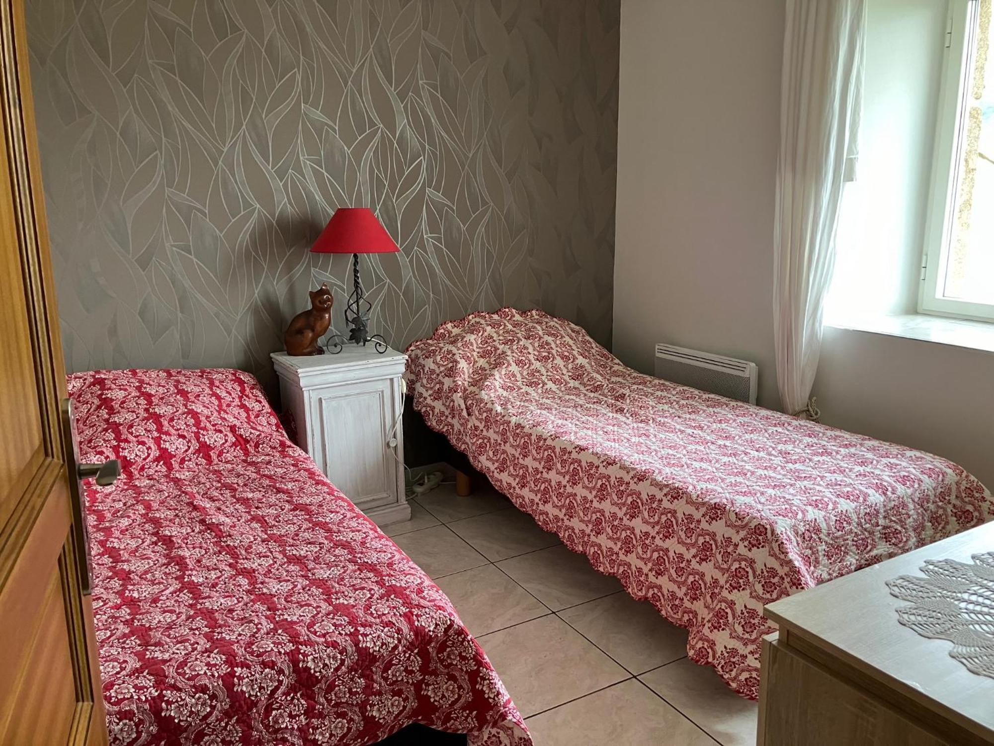 Ardeche, La Cote Des Buis, Avec Piscine Interieure, Jacuzzi, Vallee Du Doux Hébergement de vacances *